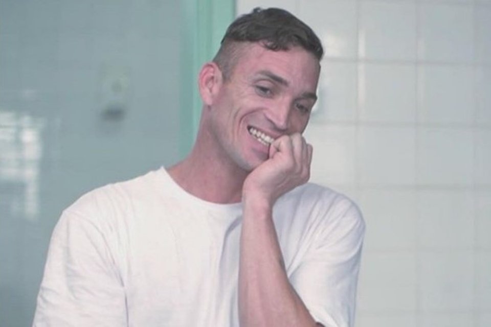 Transexual Lolla na reportagem com Drauzio Varella
