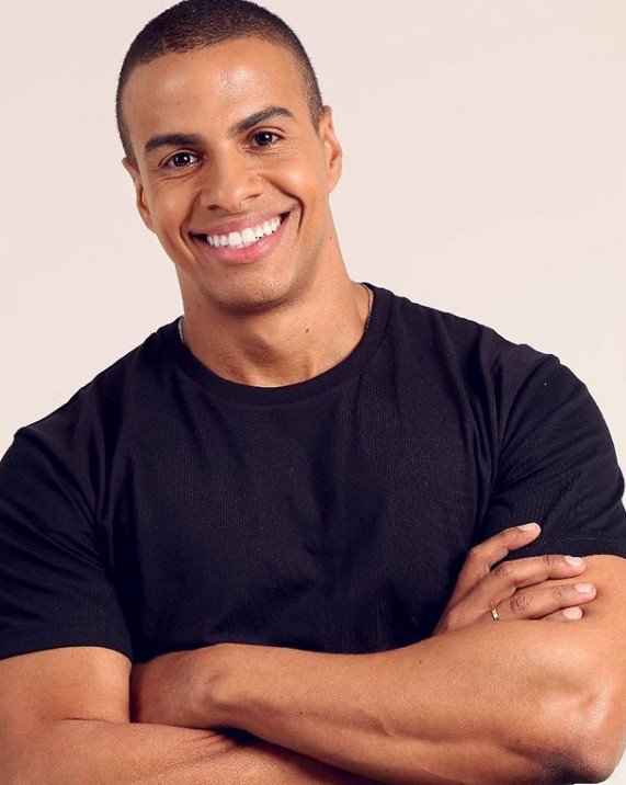 Apresentador Thiago Oliveira, da Globo