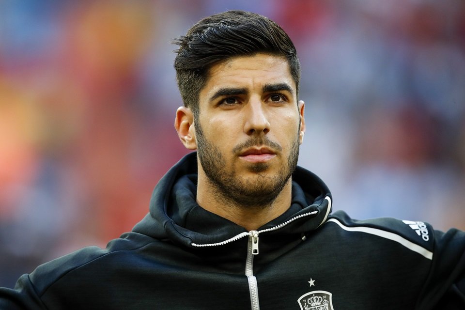 Asensio durante jogo da Espanha