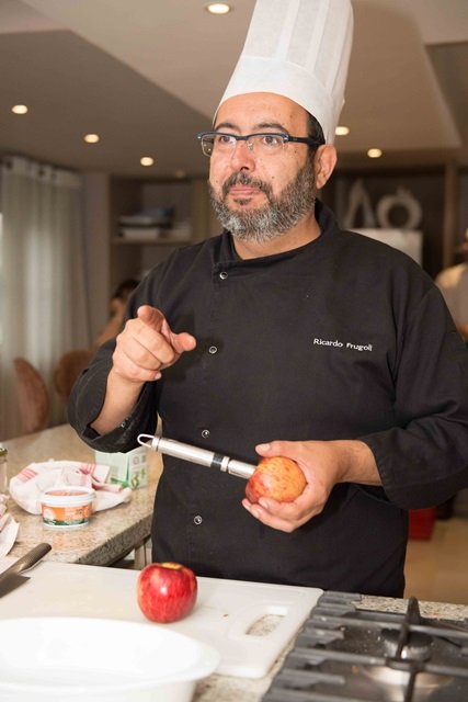 Ricardo Frugoli em uma aula de gastronomia