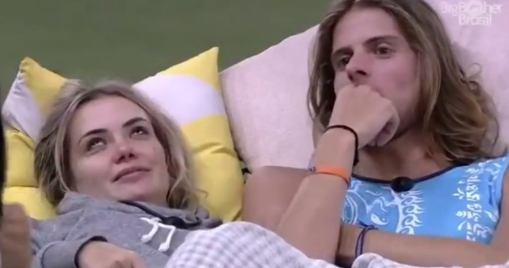 marcela revira os olhos ao lado de daniel