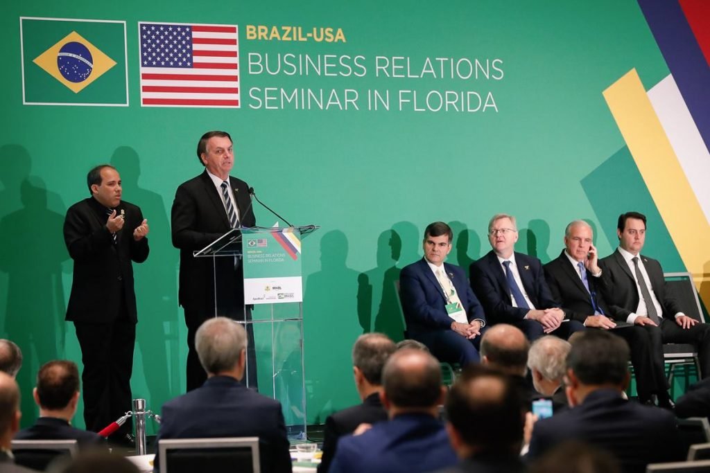 Bolsonaro discursa em seminário nos EUA