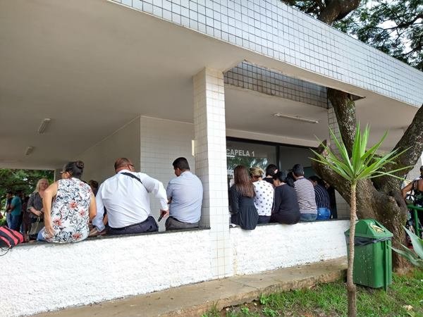 Enterro do professor Hebert, no cemitério de Taguatinga