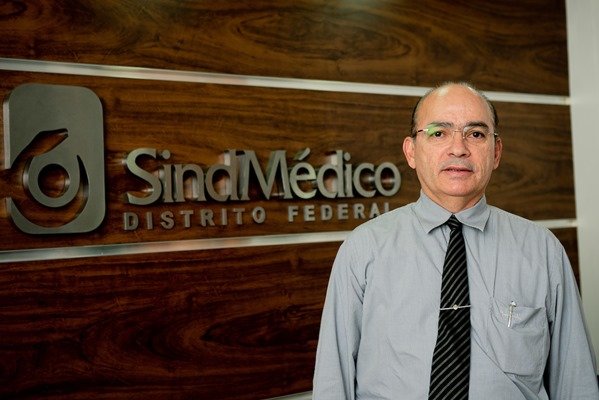 Dr. Gutemberg Fialho, presidente do SindMédico