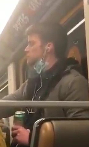 Homem é acusado de espalhar coronavírus no metrô