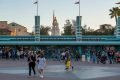 Parque temático da Disney na Califórnia paralisa operações