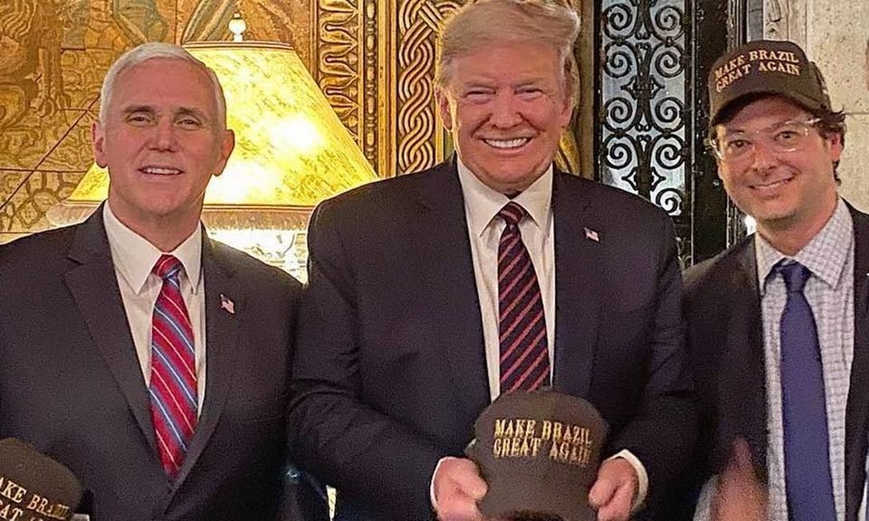 Presidente Donald Trump em encontro com o secretário de Comunicação do Brasil, Fábio Wajngarten
