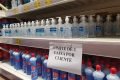 Venda de álcool em gel é limitada por supermercado