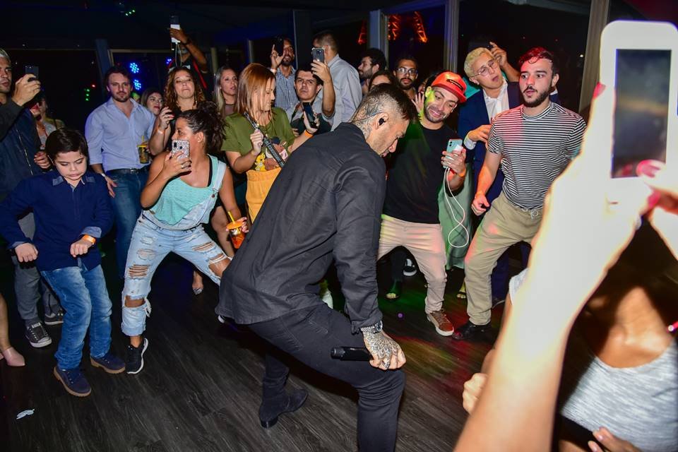 Lucas Lucco rebolando