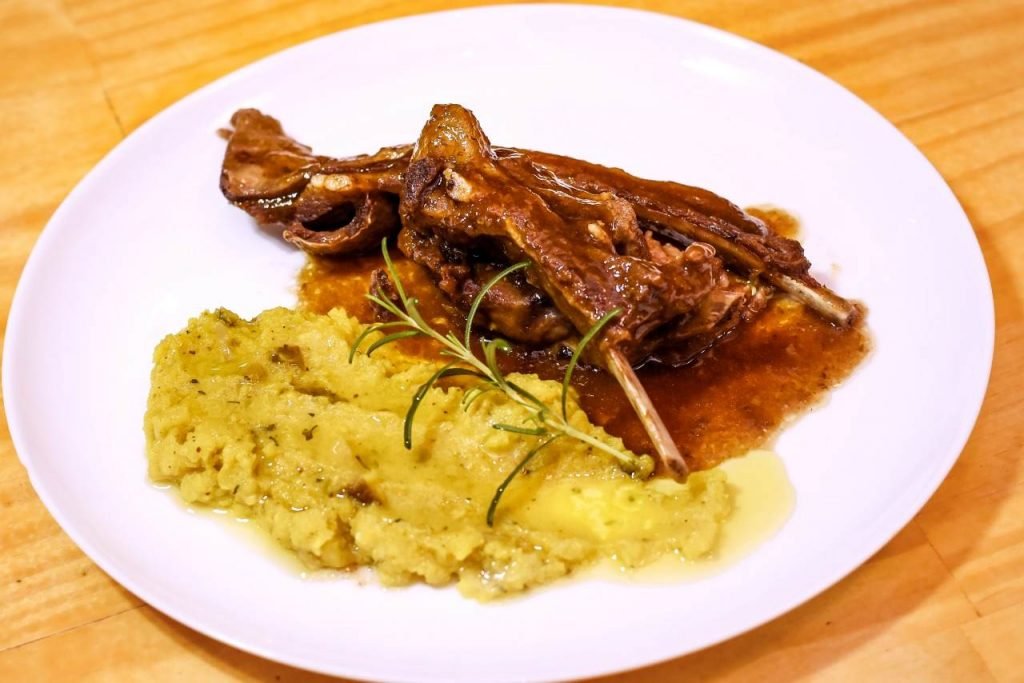 Carré de cordeiro da D.O.C. Vinhos