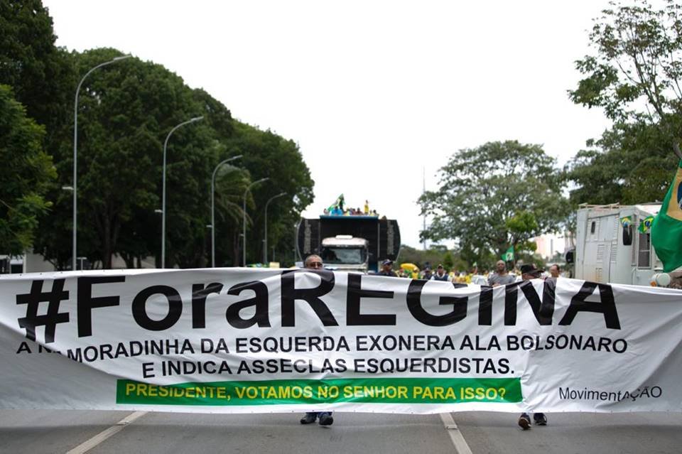 Manifestação a favor de Bolsonaro e contra o Congresso na Esplanada dos Ministérios