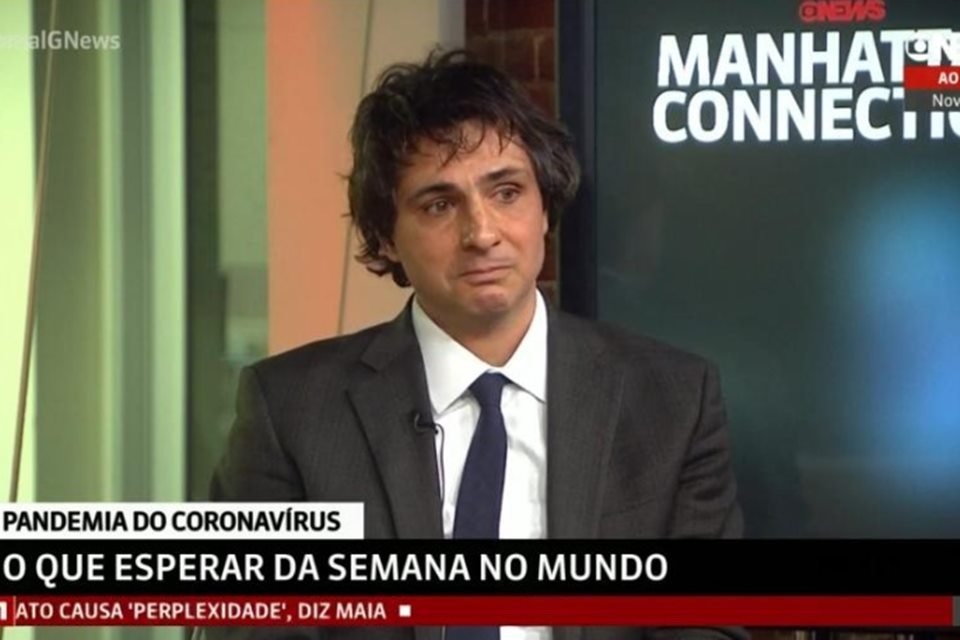 Guga Chacra chora ao falar sobre coronavírus