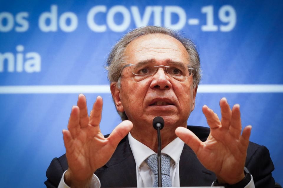 Ministro da Economia concede entrevista