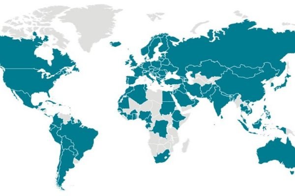 mapa com países infectados