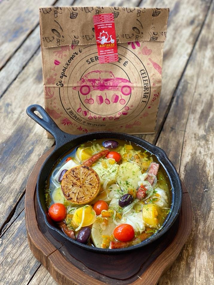 Bacalhau do Universal Diner em embalagem para entrega