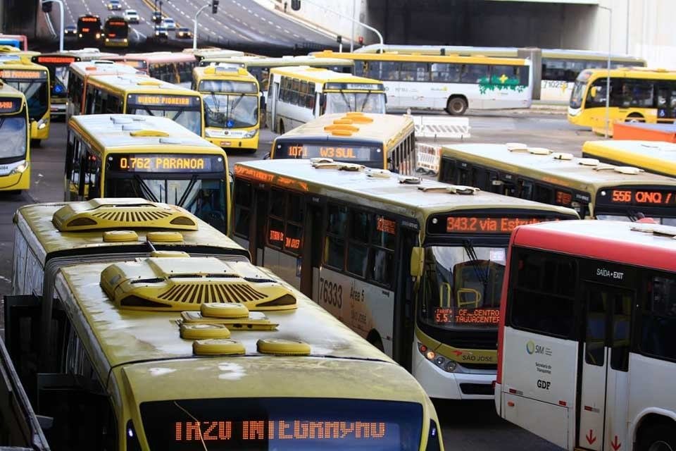 Ônibus na Rodoviária do Plano Piloto