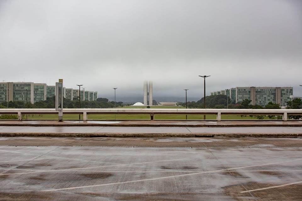 Neblina no centro de Brasília