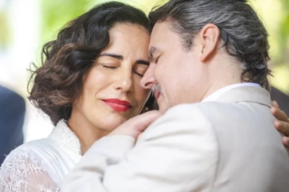 Gloria Pires e Cássio Gabus Mendes já se casaram três vezes na TV