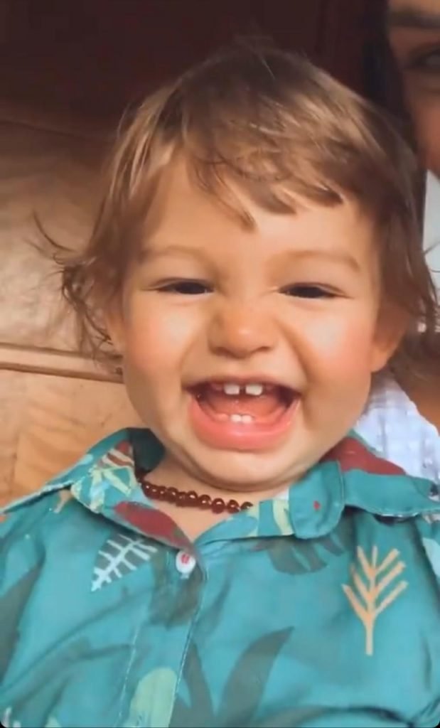 Isis Valverde mostra o filho,Rael, vem videos nas redes sociais