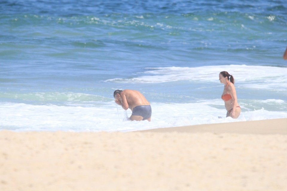 Arnaldo Cezar Coelho na praia