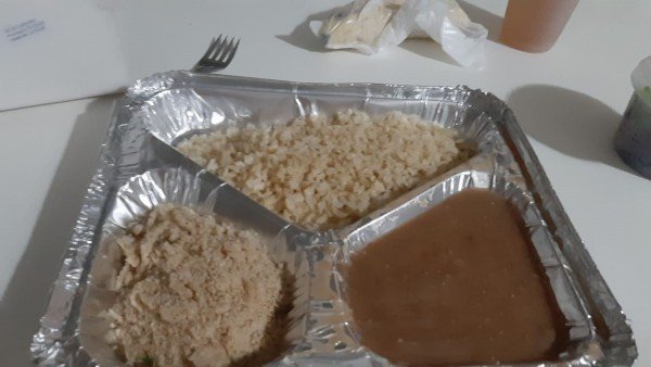 Residentes da Casa do Estudante da UnB pedem opção à comida do RU