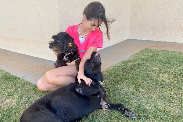 Rafaela Amaral com Princesa e Amora