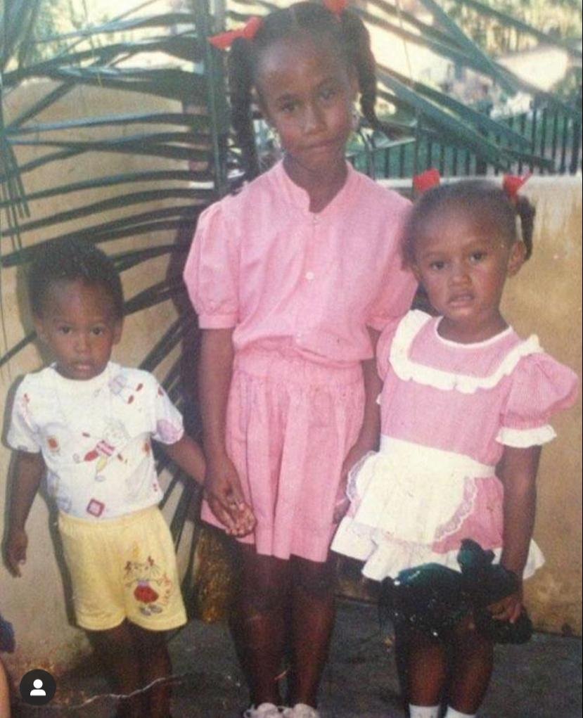 Léo Santana relembra trajetória com fotos