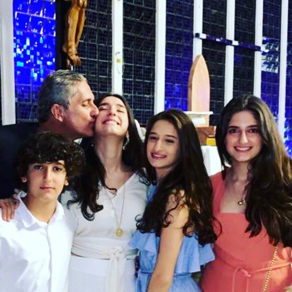 Rogério Rosso com os quatro filhos