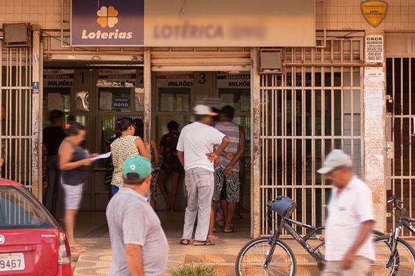 População nas ruas do Sol Nascente, mesmo com o isolamento social