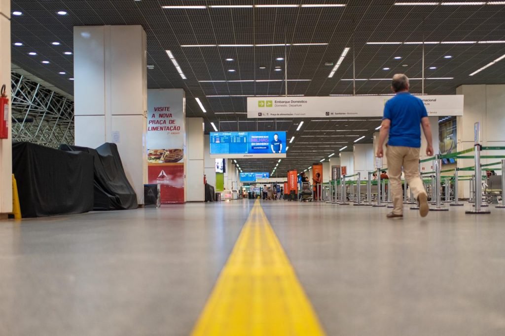 Aeroporto de Brasília vazio durante pandemia do novo coronavírus