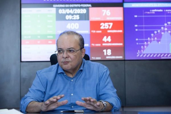 O governador Ibaneis Rocha (MDB) disse que a crise provocada pelo novo coronavírus não gera risco aos salários dos servidores, mas prejudica negociações sobre reajuste