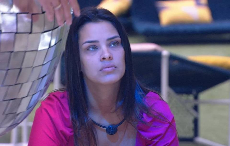 Ivy fala mal de Thelma no BBB20