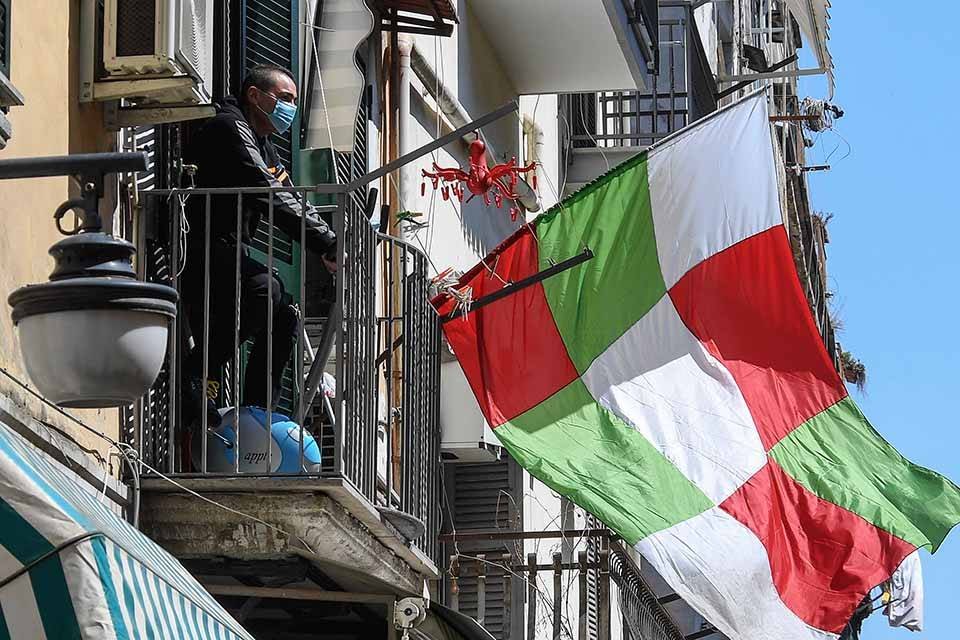 Italianos contra o coronavírus