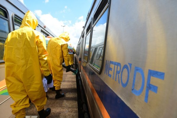 Metrô-DF faz higienização de vagões com quaternário de amônio