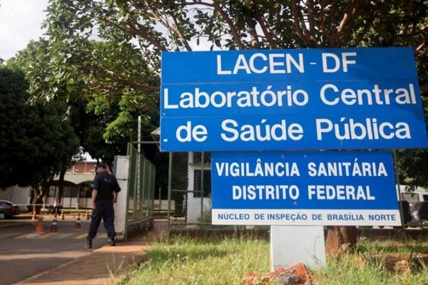 Autoridades do DF visitam Laboratório Central de Saúde Pública (Lacen)