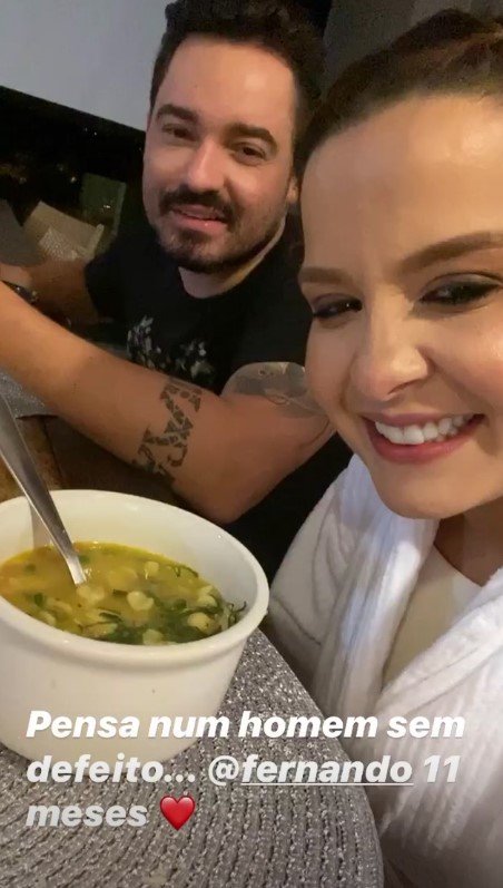 Maiara e Fernando comendo