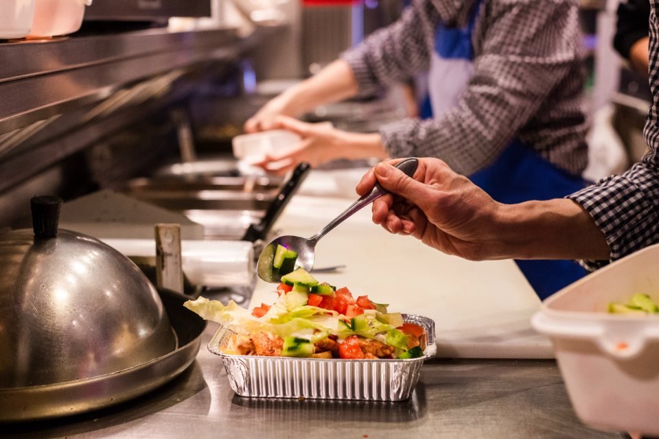 montagem de delivery, restaurante, salada