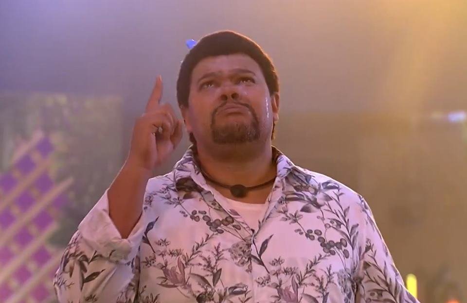 Babu Santana dança e se emociona durante festa no BBB20