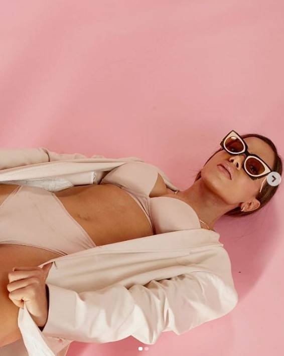 Anitta fashionista no Instagram