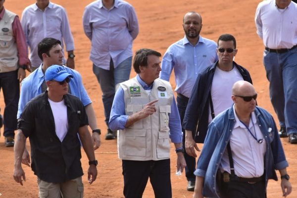 Bolsonaro visita Hospital de Campanha em Águas Lindas