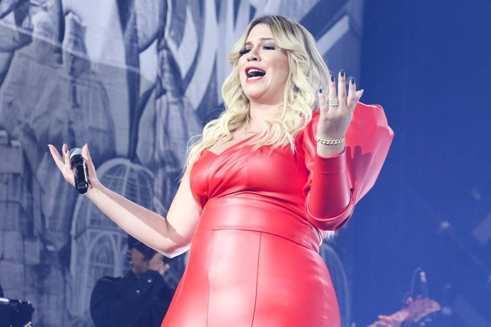 Marília Mendonça em show