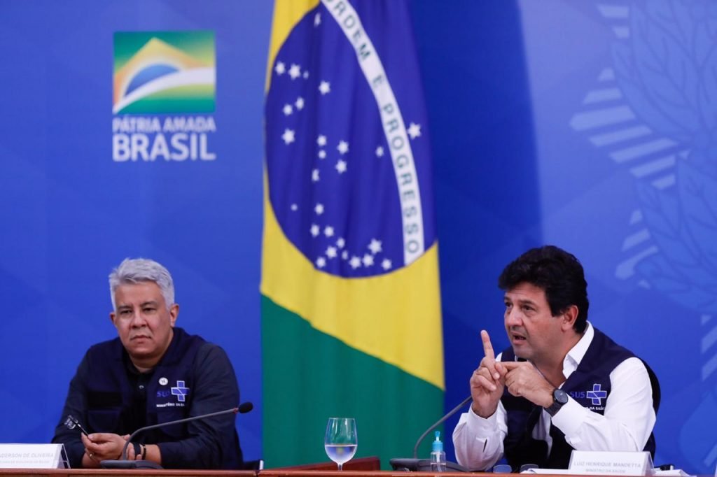 Ministro da Saúde, Luiz Henrique Mandetta, e secretários de Vivilância em Saúde, Wanderson Kleber, e o secretário-executivo durante coletiva Palcio PLanalto covid-19