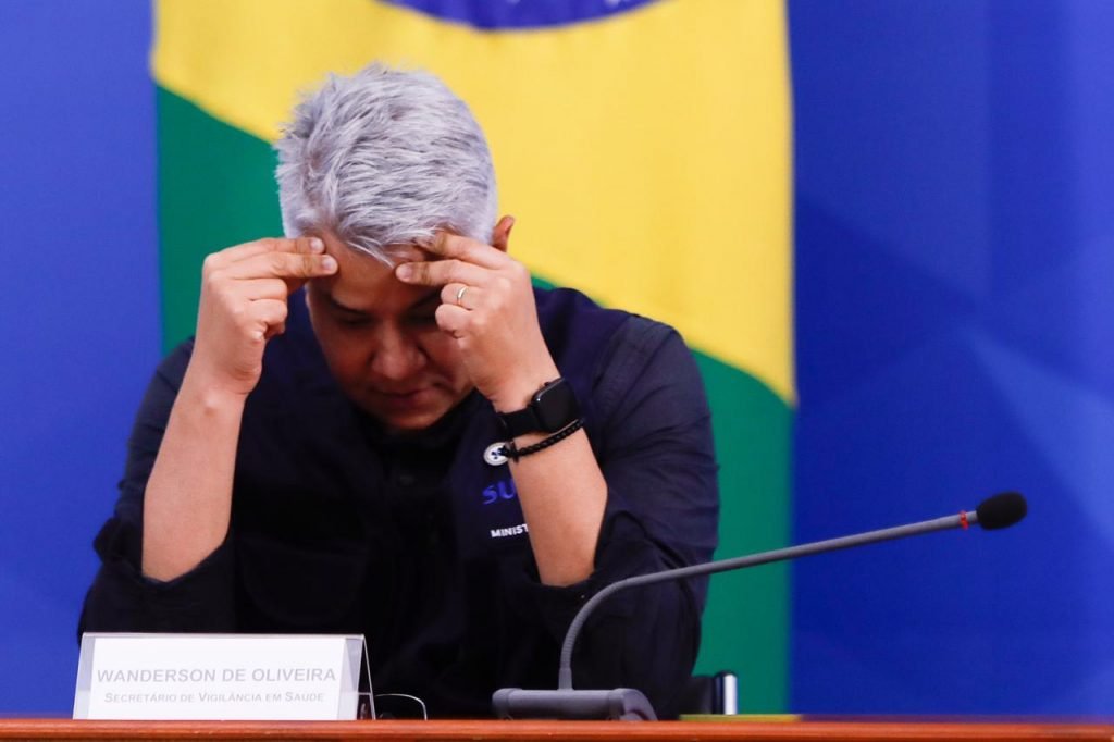 Ministro da Saúde, Luiz Henrique Mandetta, e secretários de Vivilância em Saúde, Wanderson Kleber, e o secretário-executivo durante coletiva Palcio PLanalto covid-19