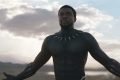 Chadwick Boseman em cena de pantera negra