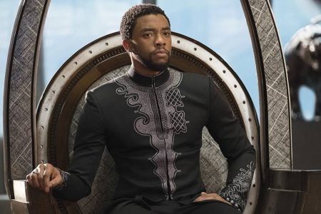 Chadwick Boseman no filme Pantera Negra (2018)
