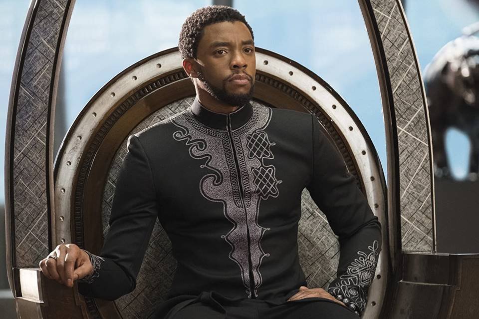 Chadwick Boseman no filme Pantera Negra (2018)