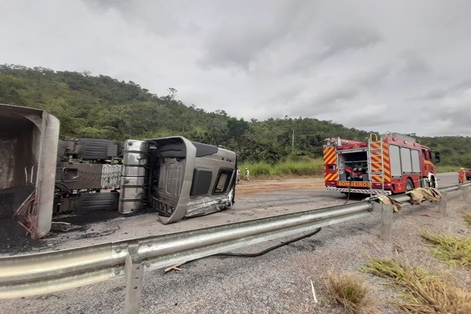Carreta-tomba-BR-080