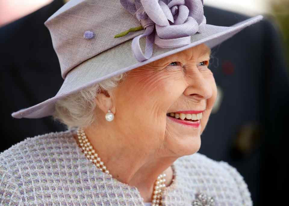 Rainha Elizabeth sorrindo