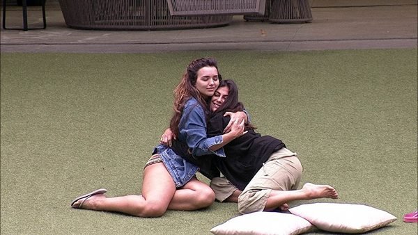 Rafa Kalimann e Mari Gonzales no BBB