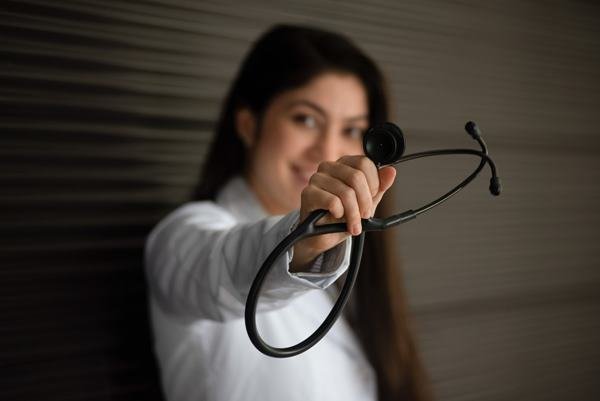 Universidades antecipam formaturas de estudantes de Medicina no DF